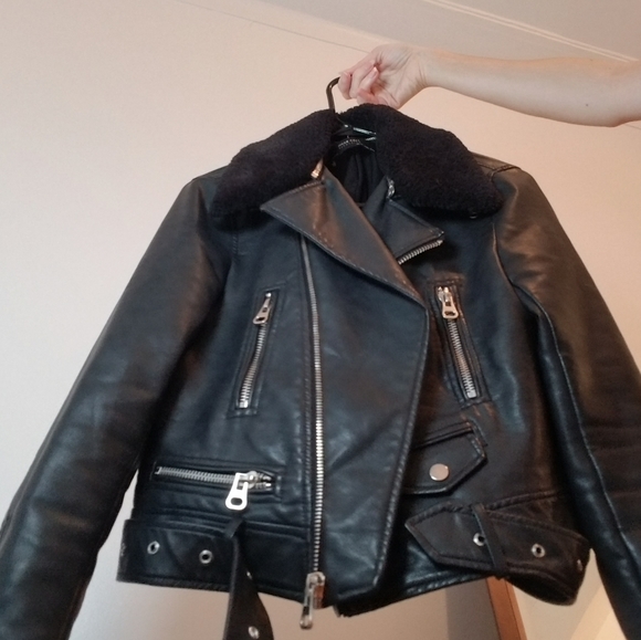 Faux Leather Jacket × Fur Collar🤘 - Picture 2 of 7